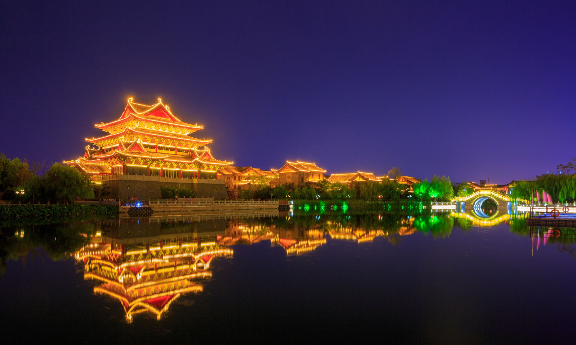 开封晚上不能错过好去处-夜游大宋御河走进七盛角