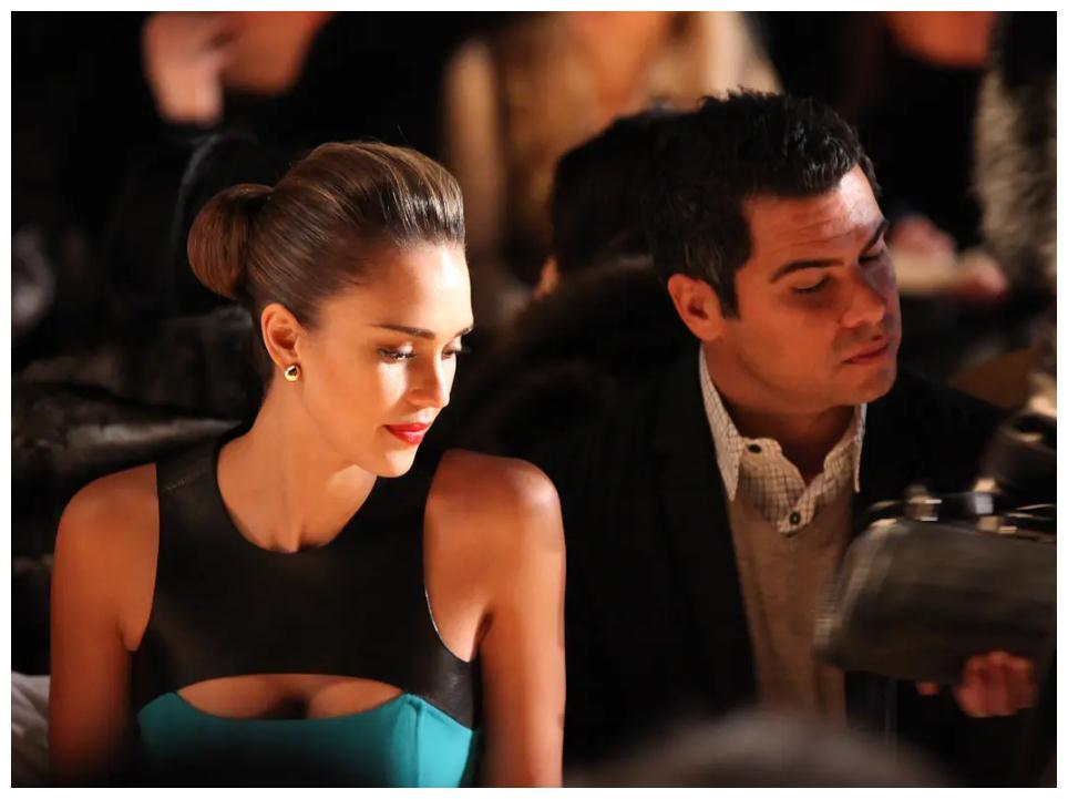 拒绝拍裸戏,巅峰时退圈,41岁的“地球球花”才是真的人间清醒休闲区蓝鸢梦想 - Www.slyday.coM 拒绝拍裸戏,巅峰时退圈,41岁的“地球球花”才是真的人间清醒休闲区蓝鸢梦想 - Www.slyday.coM