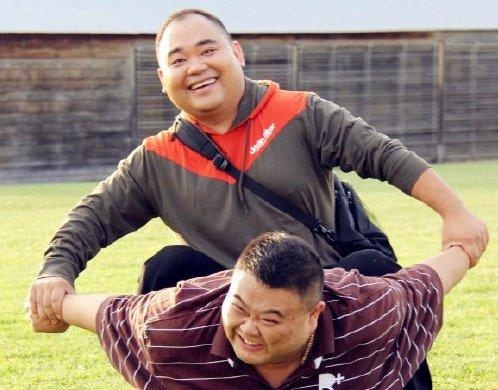 德云社侯震讽刺圣诞节崇洋媚外,侯耀华也该学学,什么叫一身正气|圣诞节|侯震|侯耀华_新浪新闻