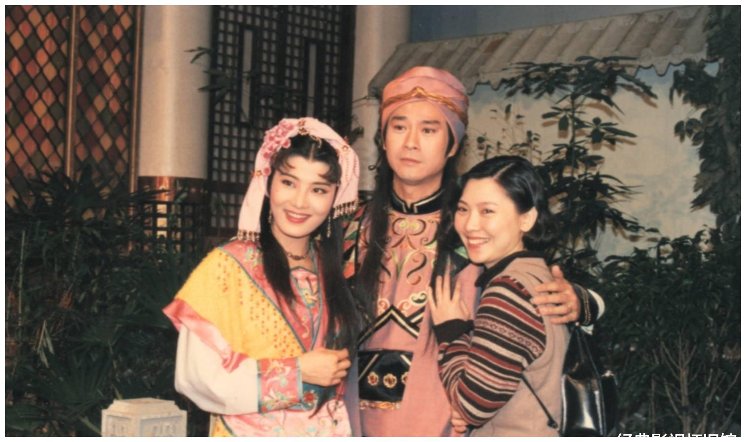 《香帅传奇》剧照:郑少秋四十多岁演绎楚留香,依旧潇洒