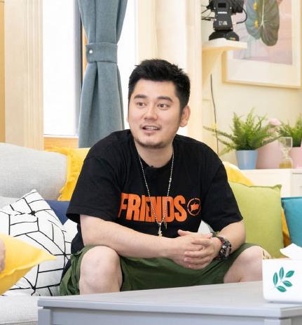 有种岁月无情叫钱枫发胖到穿3xl西装难怪36岁还单身