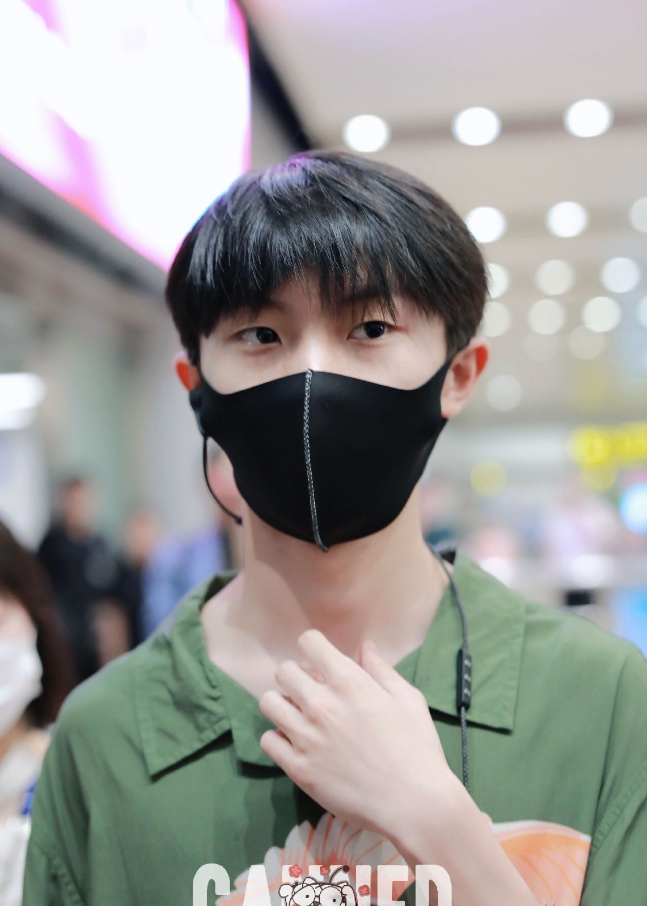 机场街拍:仙鹤少年马嘉祺