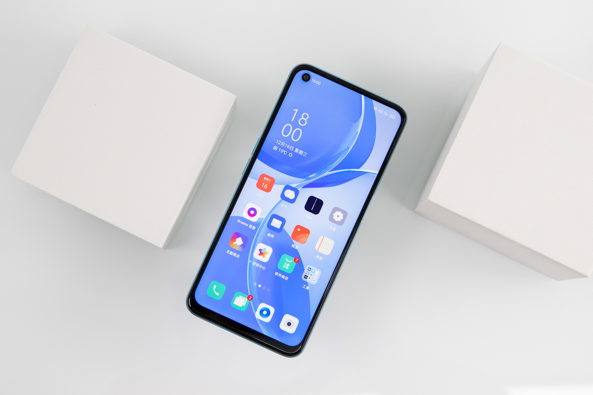 oppo a53图赏:轻薄机身,2.8d曲面设计