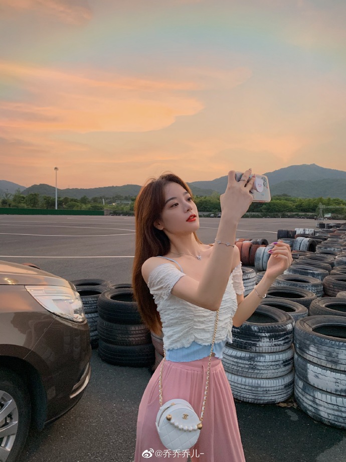 网红美女模特乔儿迷人写真美照