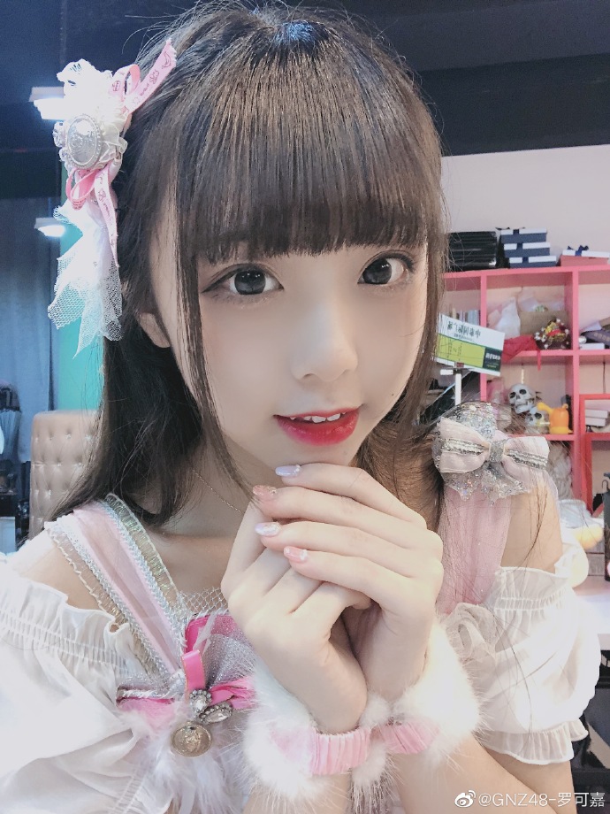 可爱美女gnz48-罗可嘉迷人自拍美照欣赏