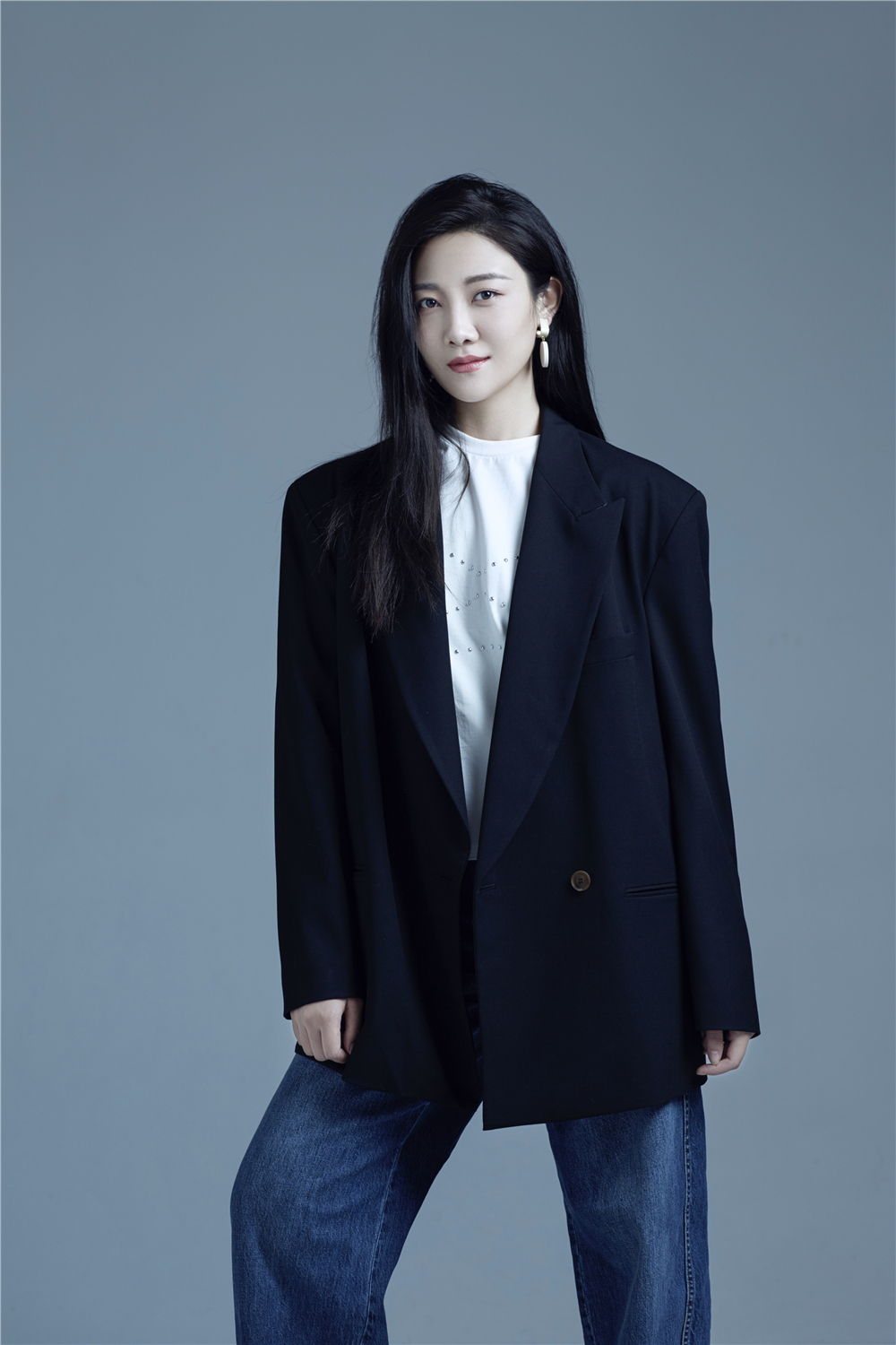 许明明最新ep《低调傲慢》上线 演绎都市情感的真实与期待