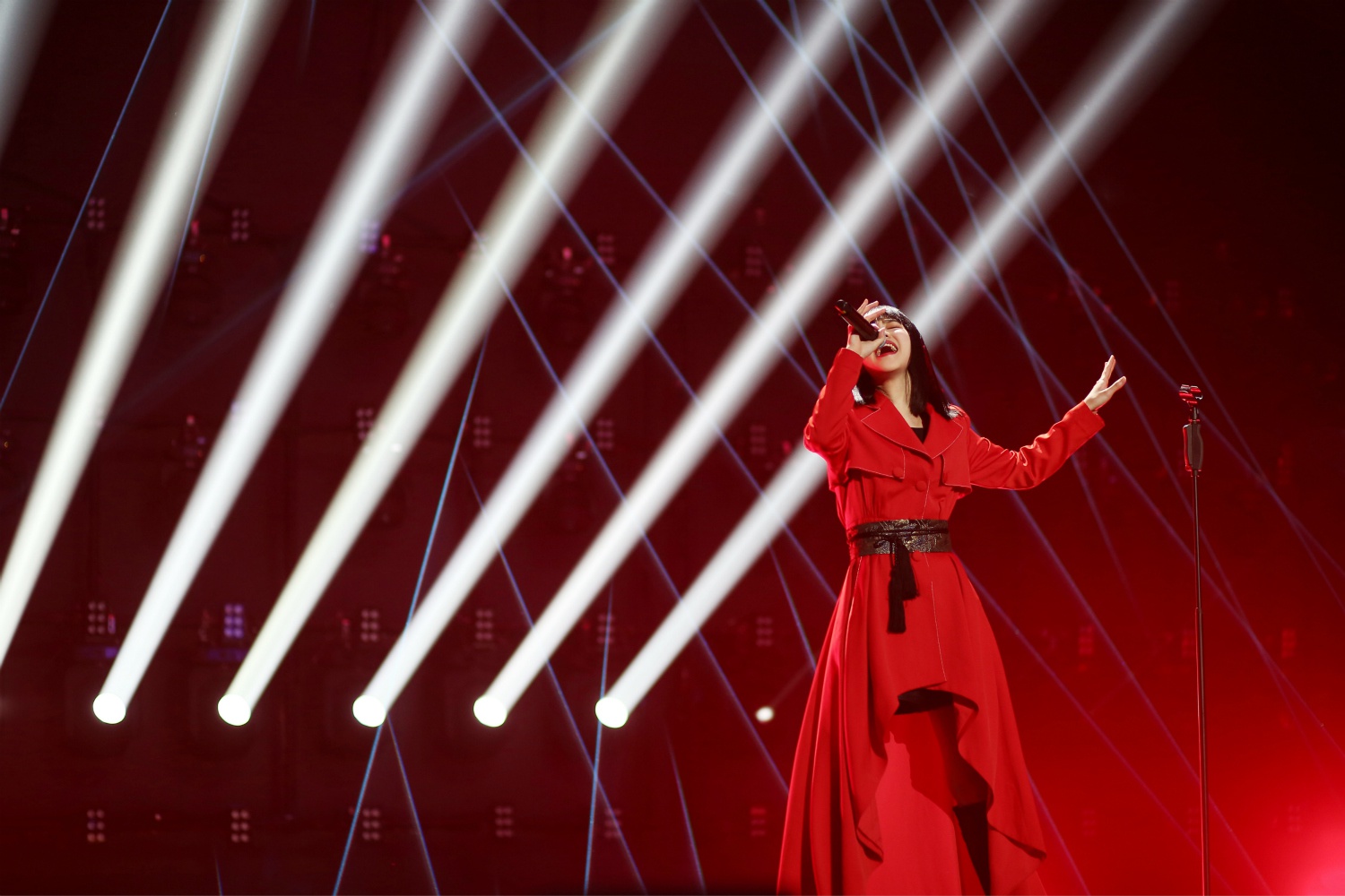 sing女团钟颖亮相《上线吧!华彩少年》 演绎传统民歌《高山青》