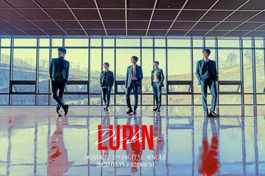 DONGKIZ公开新曲《LUPIN》团体预告图片 干练的视觉&帅气的西装造型