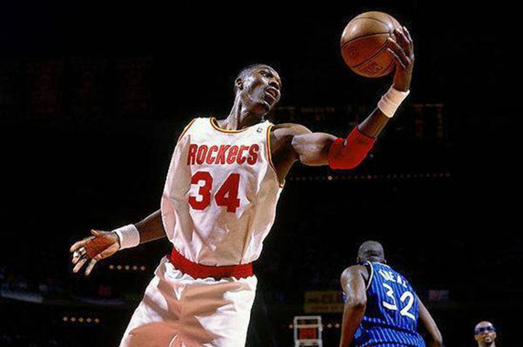 学梦幻脚步的球星很多,却仅有2人学成,詹姆斯都没学好!