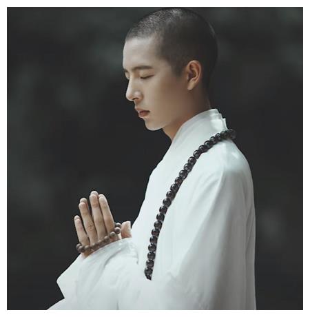 青暮从山被指p图过度?照片中是翩翩君子,直播却像变了个人