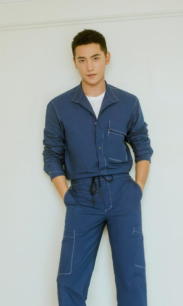 杨洋穿衣帅气迷人玩转各种风格阳光型男魅力爆棚