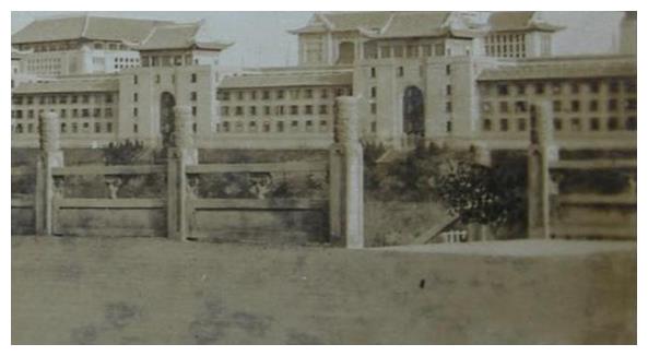 湖北舊影，民國國立武漢大學和武漢的街區(qū)公園景象(圖4)
