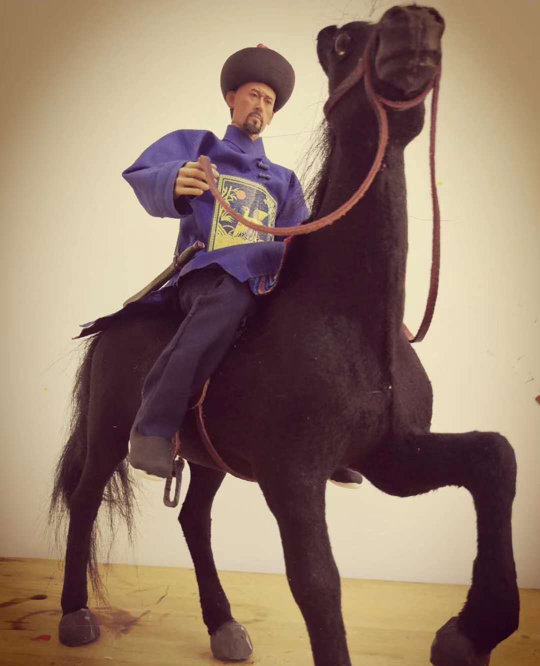 大清官员骑马手工艺品制作