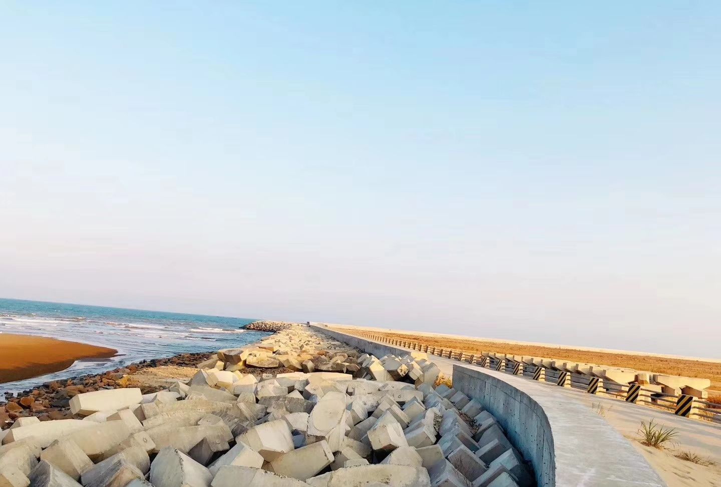 福州长乐机场旁的南澳海滩,远离游客群,适合吹吹海风,放空自己