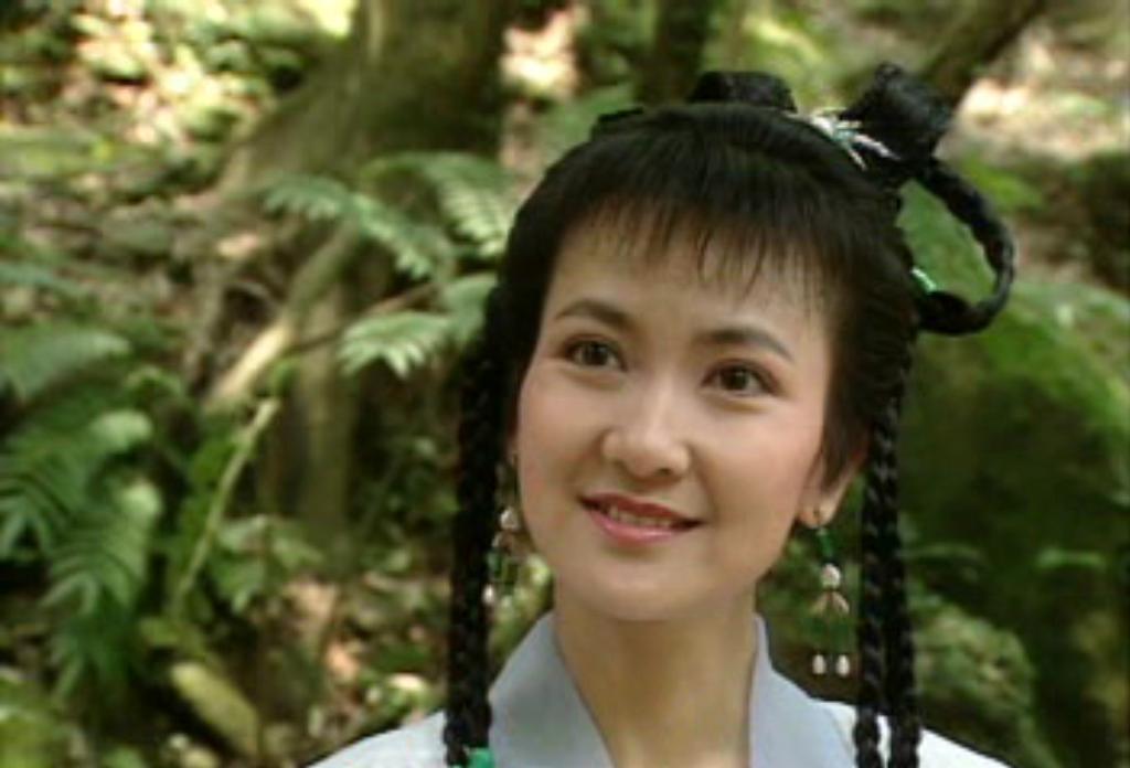 "最美小青"陈美琪和老公结婚22年,淡出娱乐圈,专心做慈善