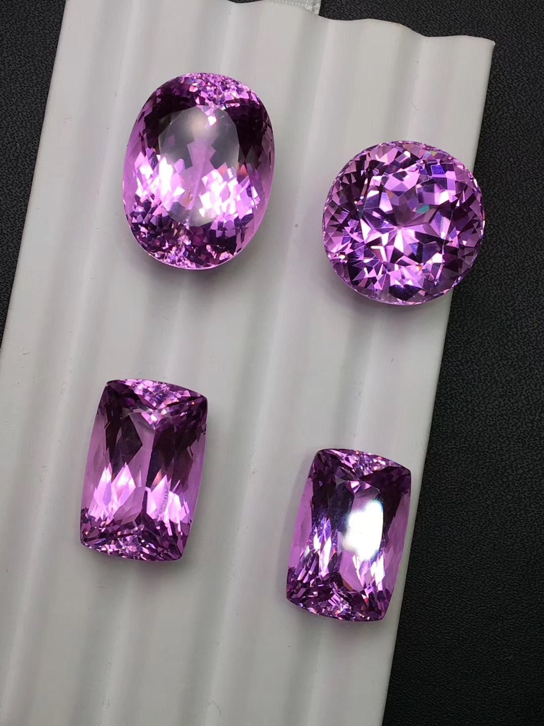 紫锂辉透的好还是紫的好