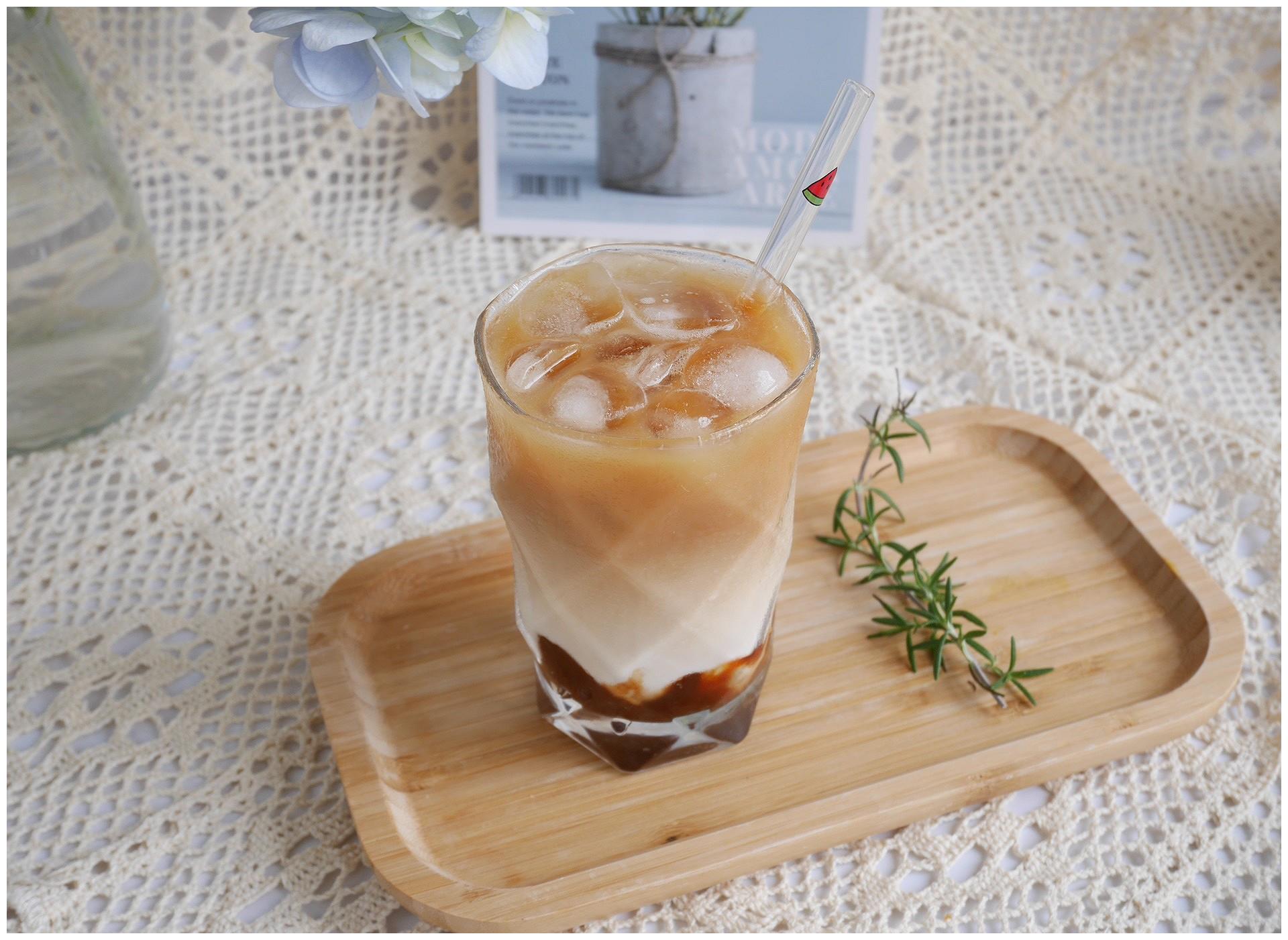 夏日最爱冰咖啡?海盐焦糖冰拿铁