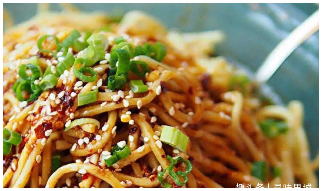 来自南充小县城的美食,成群结队"抢"着买,6天能吃掉3万公斤