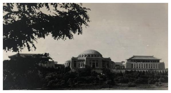 湖北旧影，民国国立武汉大学和武汉的街区公园景象(图1)