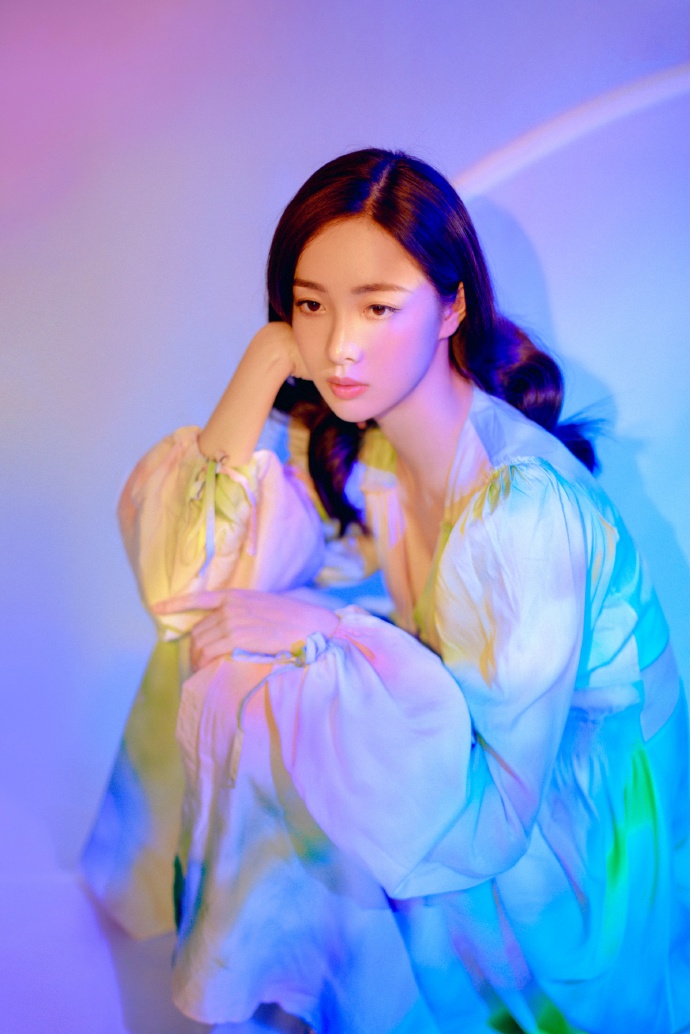 美女艺人赵尧珂迷人美照欣赏