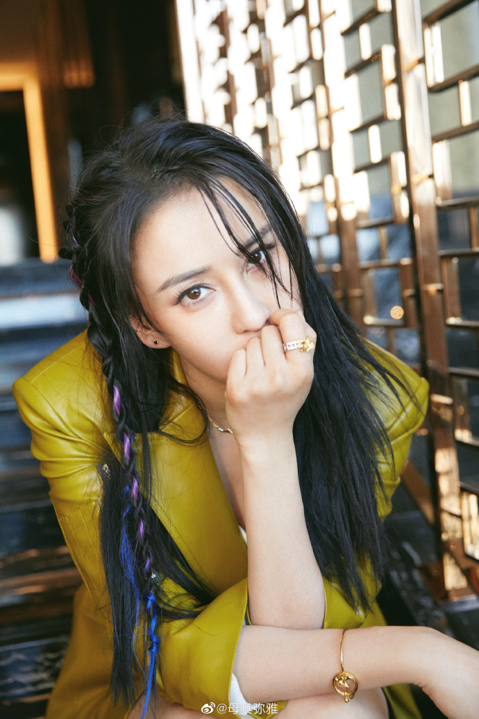 美女演员母其弥雅迷人美照欣赏好漂亮_高清图集_新浪网