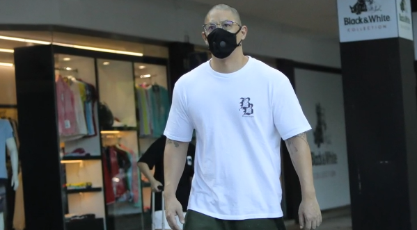 44岁蒋友柏罕见现身,和林姮怡离婚两年,与女友庄涵云感情稳定|蒋友柏