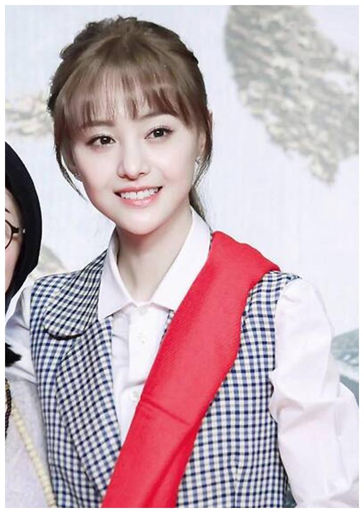 网红郭老师怒斥郑爽老毒妇,指责其隐婚代孕弃养,气得照片全删!