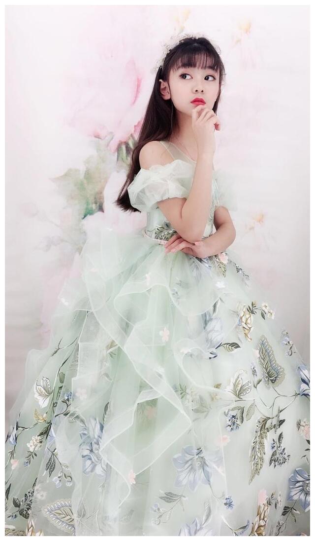 最意外的是校长的女儿|王翊菲|校长|童年_新浪新闻