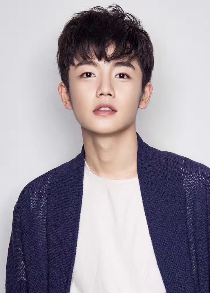 夏志远两个人的上海在沪杀青感恩相遇用心前行