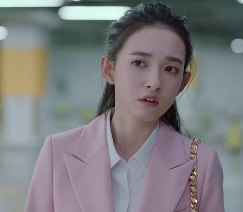 康宁是混血儿吗素颜照惊艳众人的她有男朋友了吗