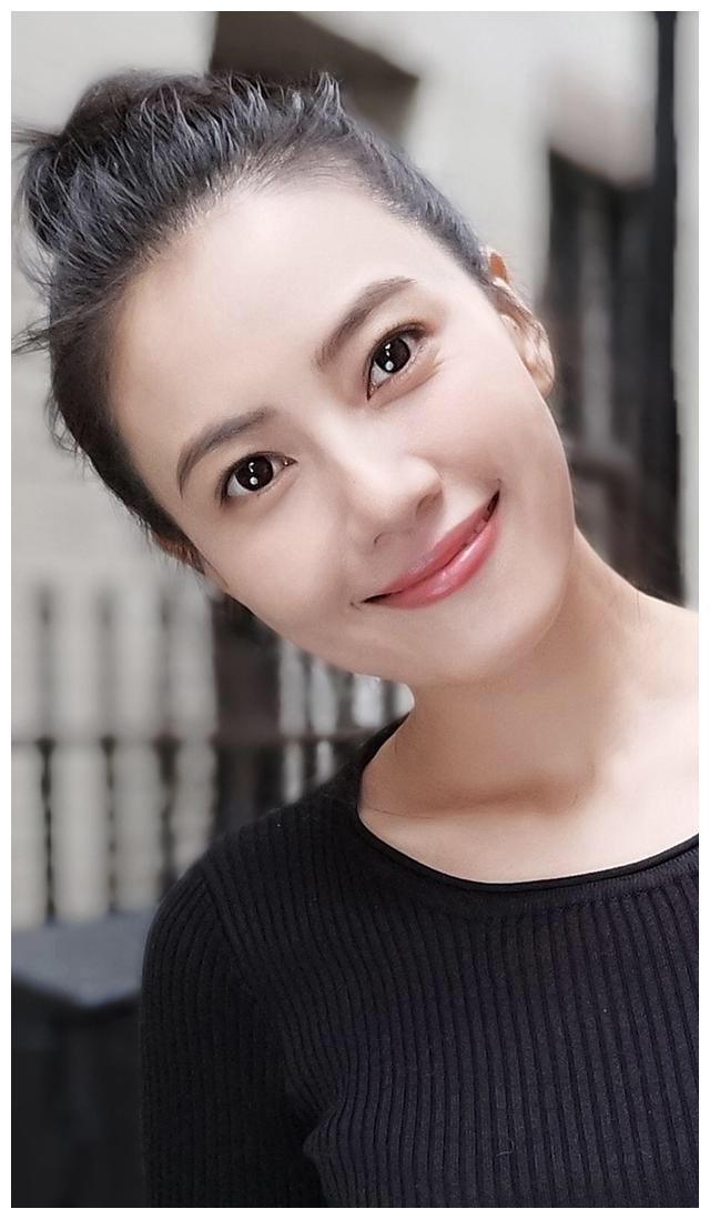 高圆圆时尚写真一双清澈大眼睛养眼又漂亮