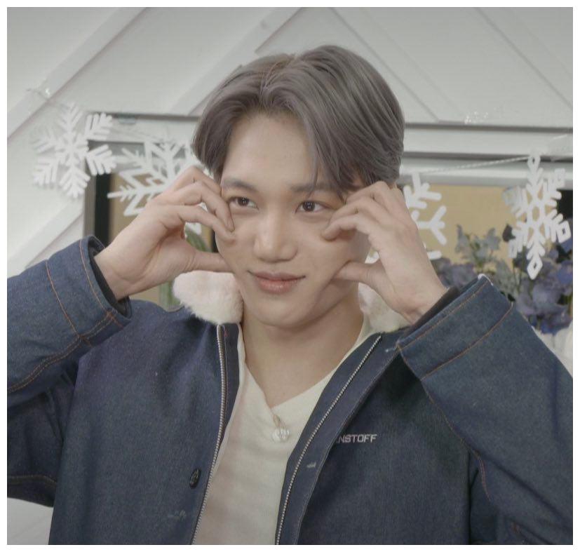 exo金钟仁教金珉锡苹果肌比心被质疑与前女友金智妮藕断丝连