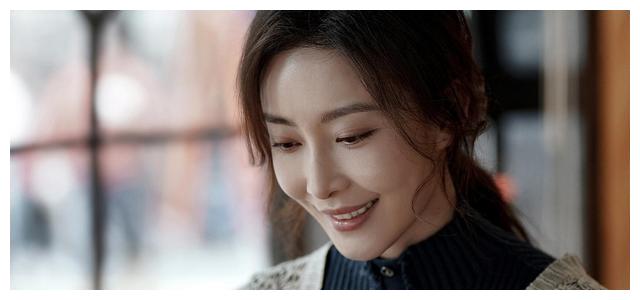 她是《扫黑风暴》最美女配角,90后大长腿女星,娜扎周冬雨的同