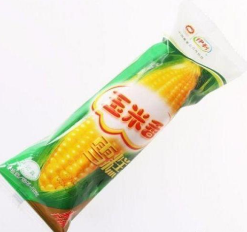 的形状也是玉米,外面有一层蛋筒做的玉米皮,里面的奶油则是奶黄色的