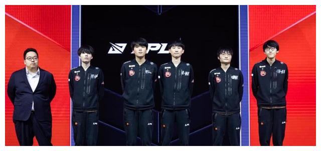 S11小组赛首日:最惨战队打完S赛解散,时隔5年LPL再被LCK双杀休闲区蓝鸢梦想 - Www.slyday.coM S11小组赛首日:最惨战队打完S赛解散,时隔5年LPL再被LCK双杀休闲区蓝鸢梦想 - Www.slyday.coM