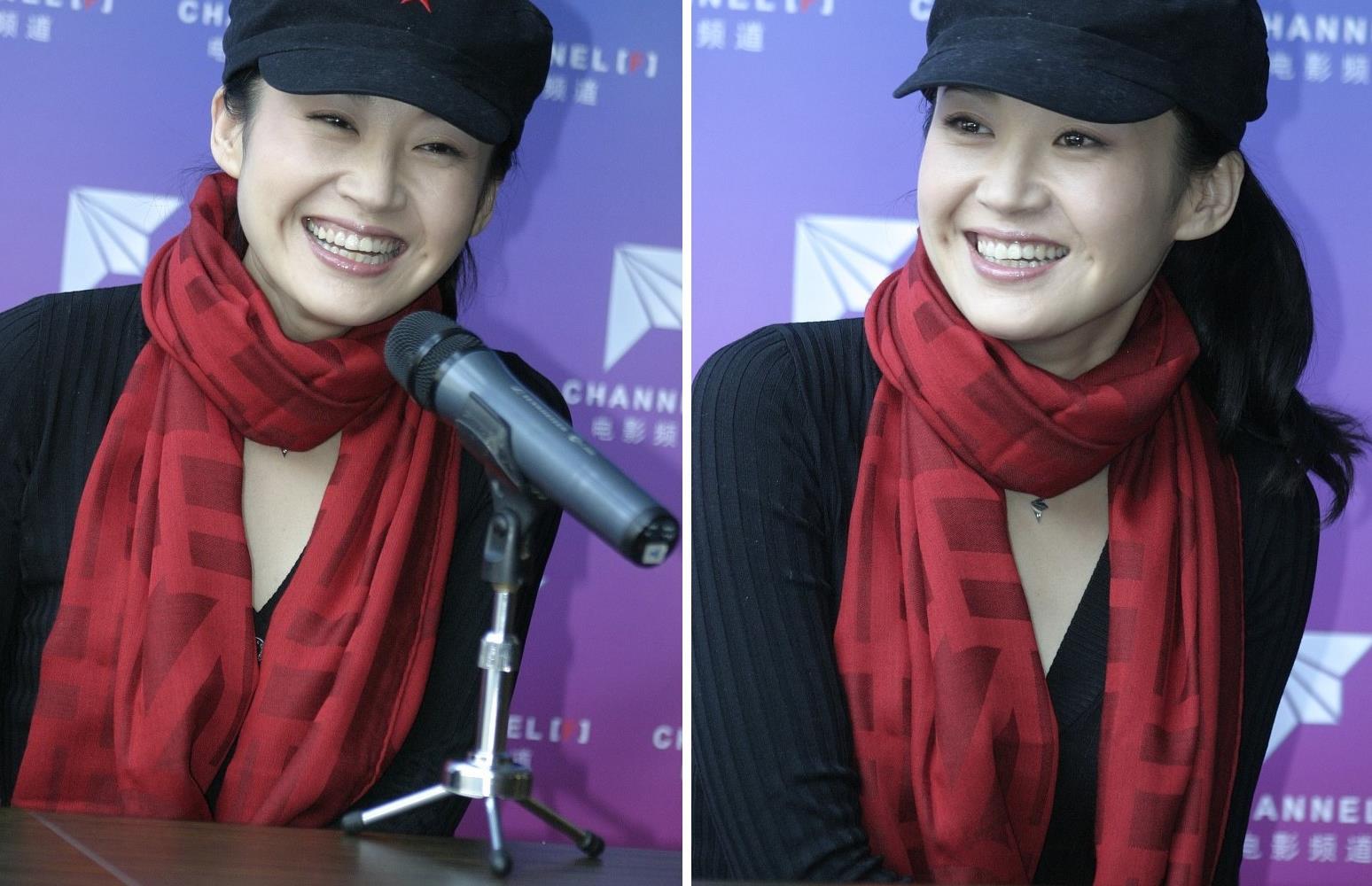 69年的许晴美成了小姑娘,红围巾配红星八角帽,灿笑如花太明艳__财经