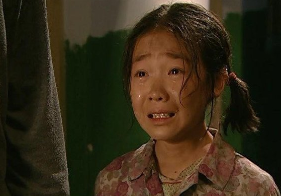 1 / 4 "小花"的扮演者就是齐如意,正是这部剧让她一炮而红,那时候的她