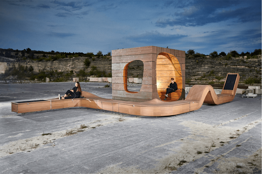 智能城市家具设计使用太阳能电池板提供wifi热点充电插座