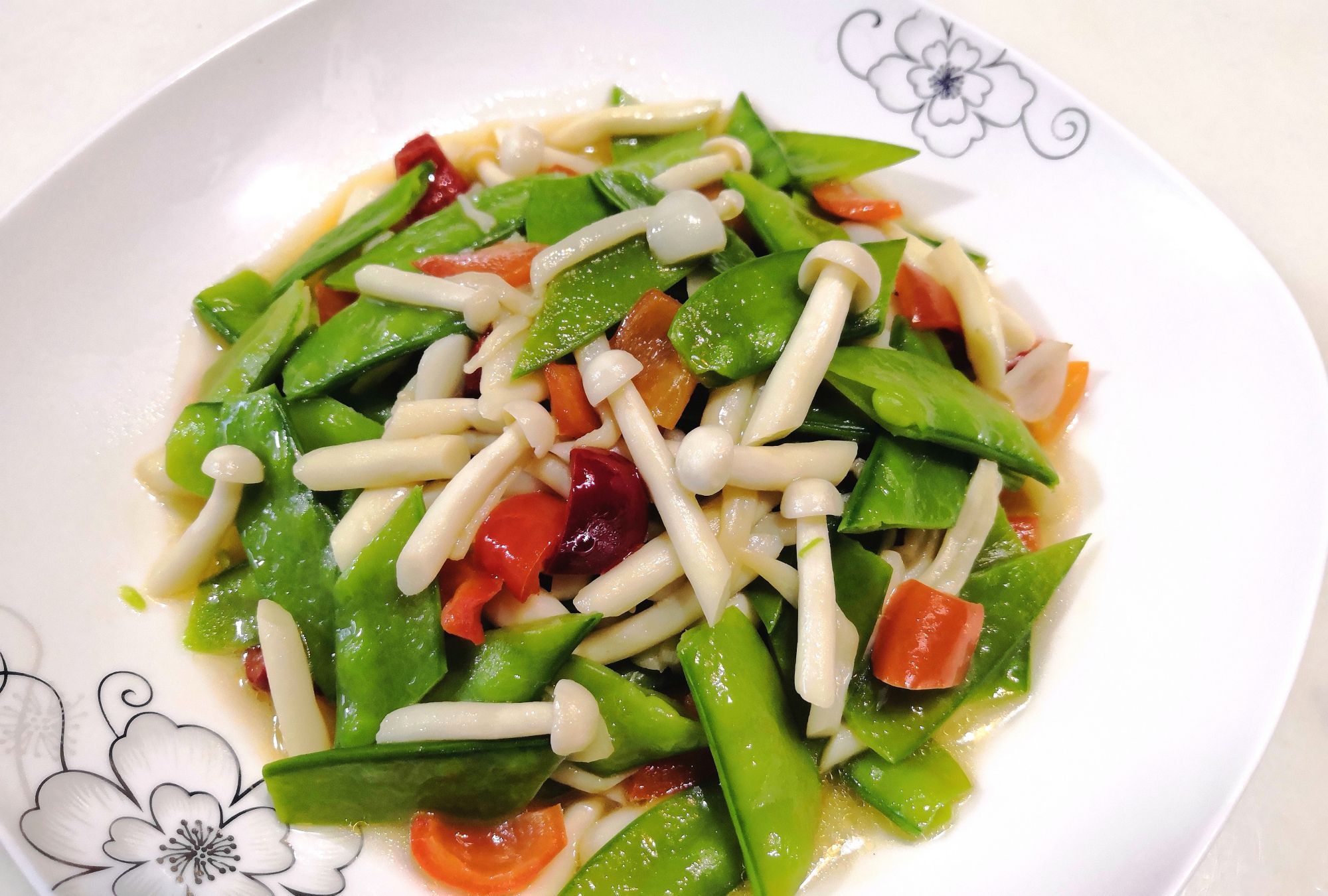 小菜一碟～荷兰豆炒白玉菇