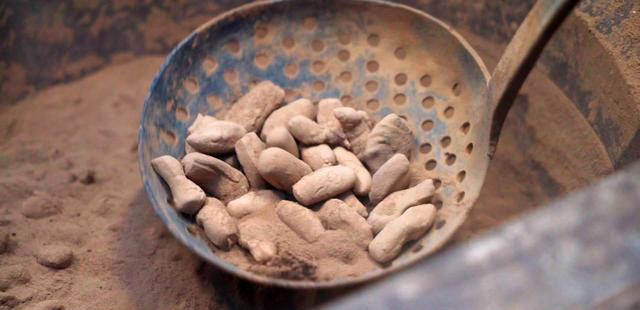 河南这两个地方用土做馍，网友看了：原来“吃土”是从这儿来的！休闲区蓝鸢梦想 - Www.slyday.coM