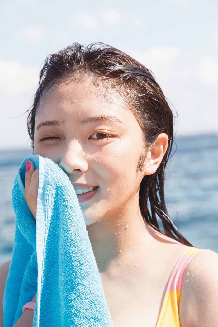 乃木坂46与田佑希首次公开成熟的黑色内衣造型