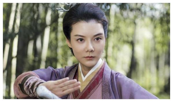 有网友表示,车晓在剧中饰演的角色虽然说对比起赵丽颖的角色不是那么