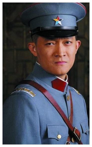 当时这部剧易烊千玺也是出演了,但是他饰演的是少年张吉安,从剧照来看