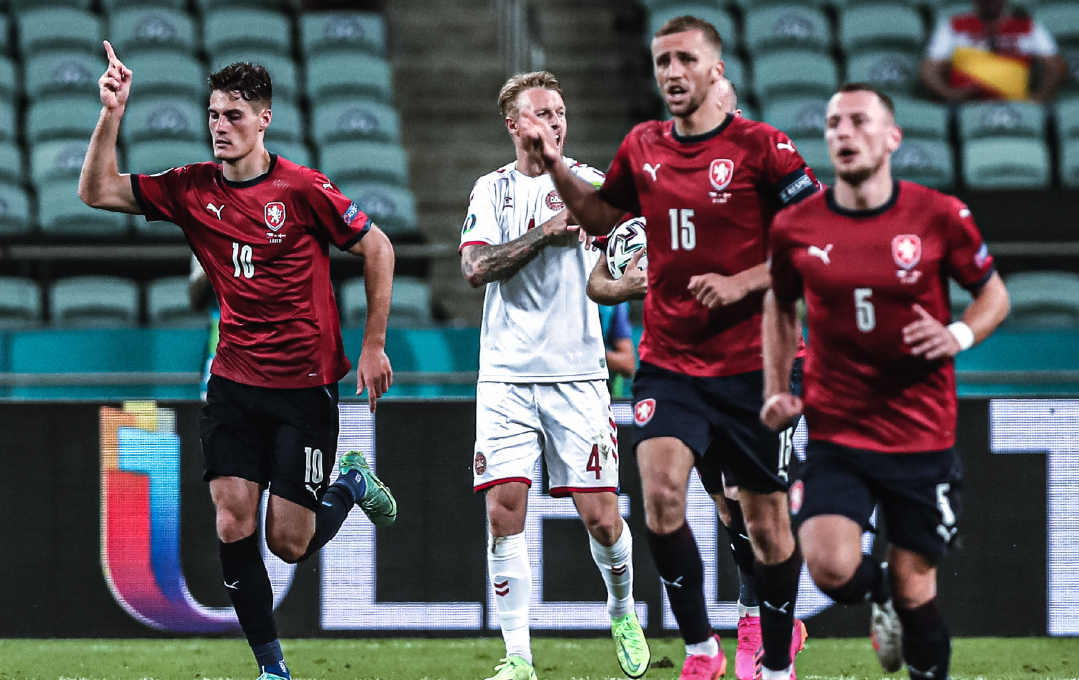 欧洲杯四分之一决赛丹麦2:1捷克,丹麦闯进欧洲杯四强_高清图集_新浪网