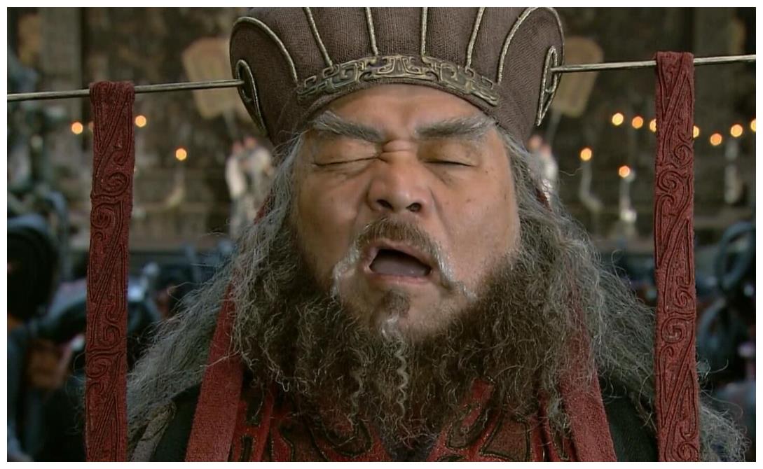 董卓爱美女达到何种地步妃嫔成他的发泄对象大街上随时玩乐