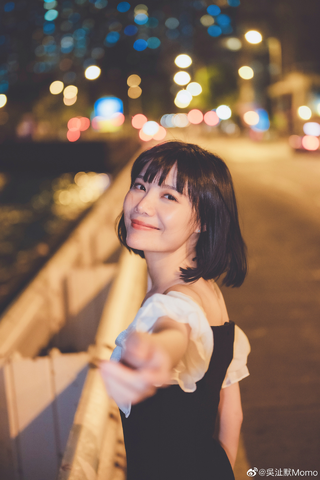 美女作家吳沚默迷人写真美照很好看啊 美女作家吳沚默迷人写真美照很好看啊
