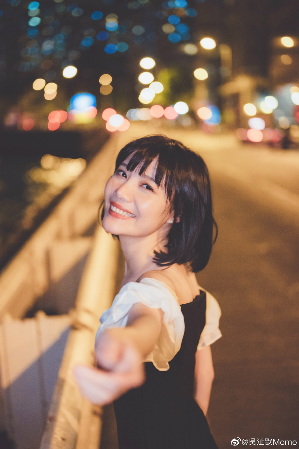 美女作家吳沚默迷人写真美照很好看啊 美女作家吳沚默迷人写真美照很好看啊