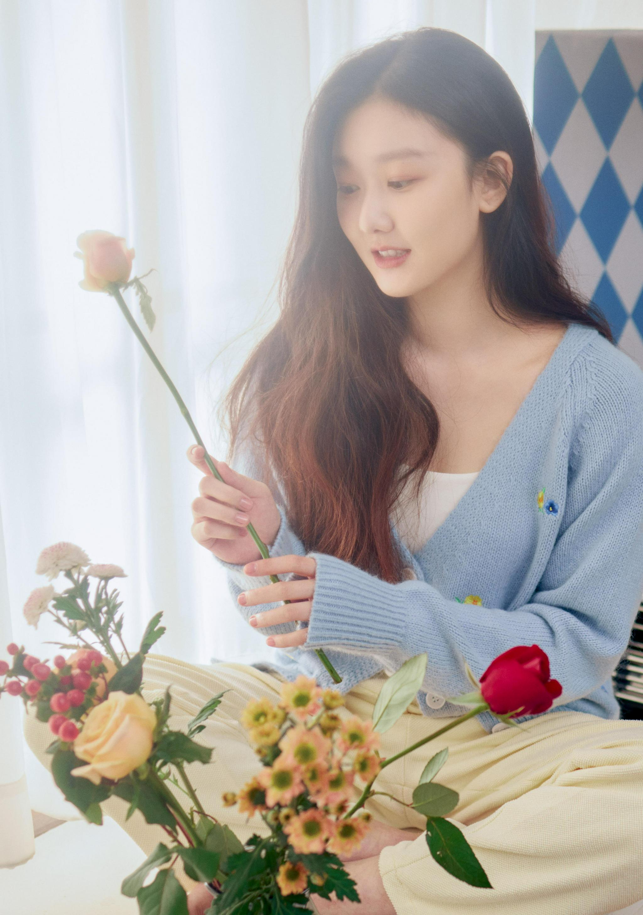 袁雨萱居家暖阳大片曝光清新甜美将初冬氛围拉满