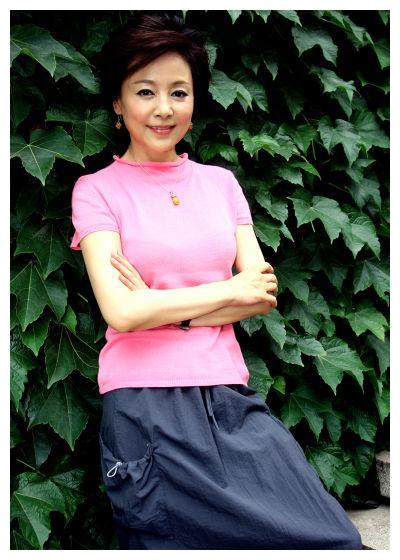 63岁著名演员张瑜,与丈夫离婚后单身29年,如今美丽依旧