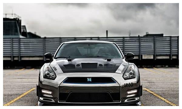 战神gtr:它来了,它来了百分之95男生热爱的低趴日产战神gtr